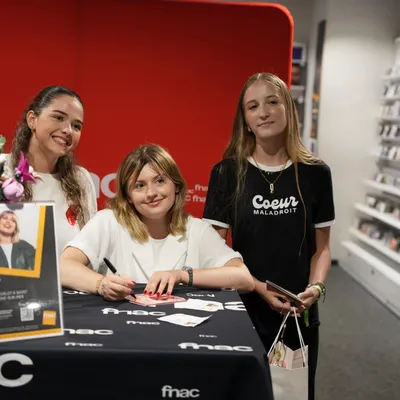 Boulogne-sur-Mer : Marine rencontre son public à la FNAC et a pris...