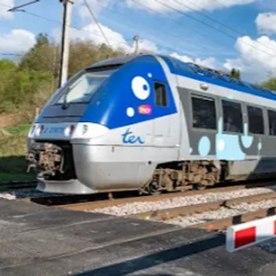 Trafic SNCF interrompu entre Dunkerque - Calais et Dunkerque -...