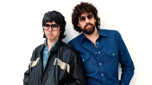 JUSTICE : où voir le duo parisien en concert cet été ?
